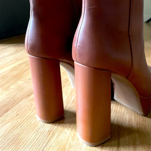 Gianni Bini taupe brown tan platform heeled boot bootie shoe - Picture 4 of 4